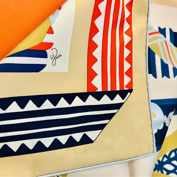 Authentic 100% Silk Hermes scarf brand new never worn - Picture 4 of 7